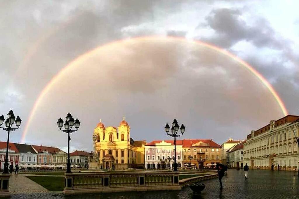 Charming Apartment In Historical City Center Timişoara Exterior foto
