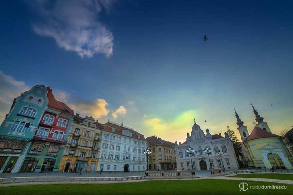 Charming Apartment In Historical City Center Timişoara Exterior foto